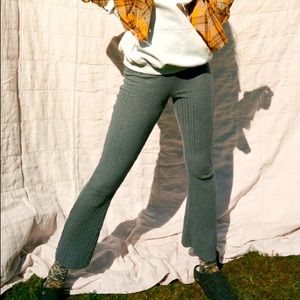 UO Rosie Ribbed High-Waisted Flair Pant - Green S